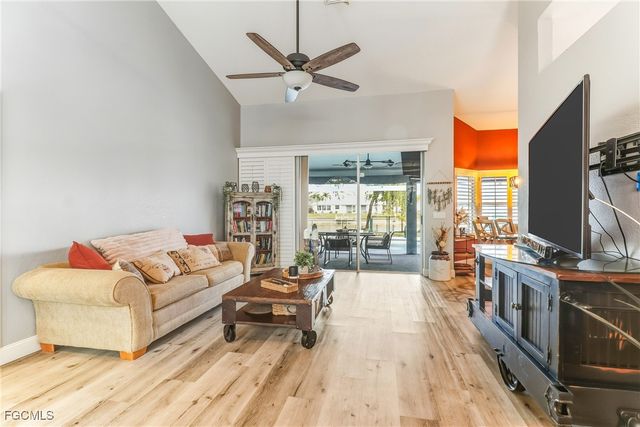 1023 SE 4th ST, Cape Coral, FL 33990