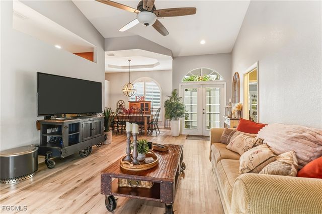 1023 SE 4th ST, Cape Coral, FL 33990