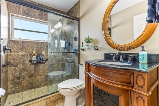 1023 SE 4th ST, Cape Coral, FL 33990