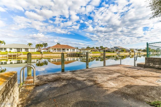 1023 SE 4th ST, Cape Coral, FL 33990