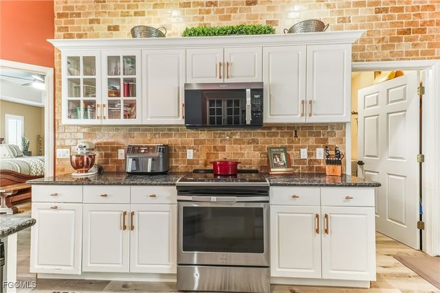 1023 SE 4th ST, Cape Coral, FL 33990