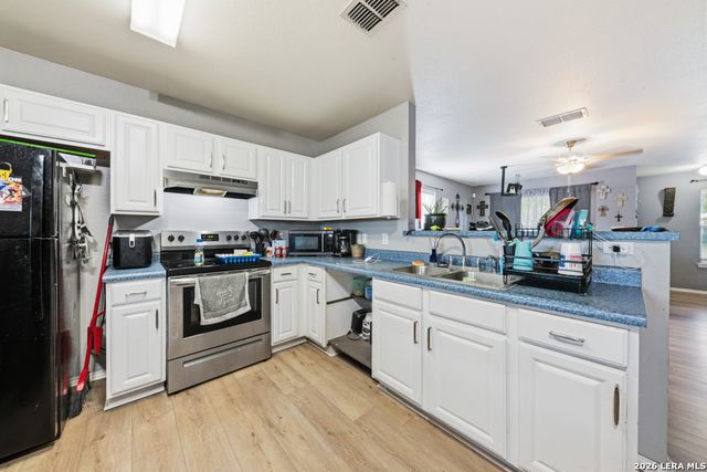 527 Roosevelt, Seguin, TX 78155