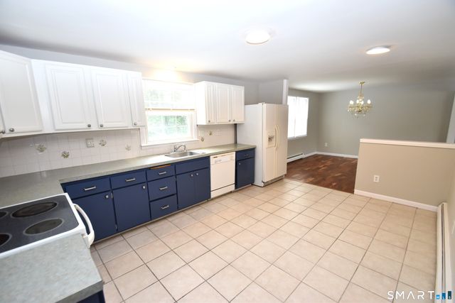 182 Great Swamp Road, Glastonbury, CT 06033