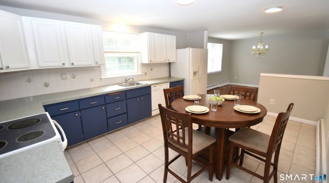 182 Great Swamp Road, Glastonbury, CT 06033