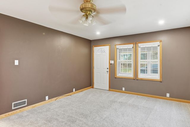 327 SPENCER Avenue, Council Bluffs, IA 51503