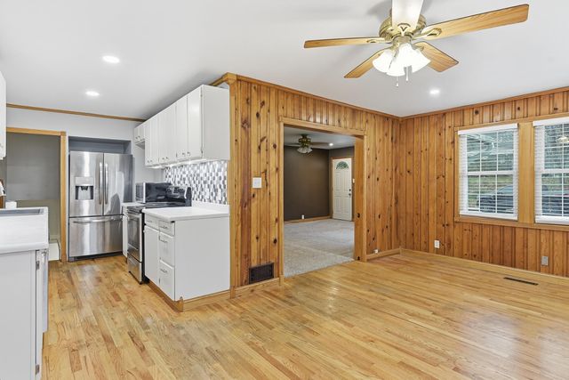 327 SPENCER Avenue, Council Bluffs, IA 51503