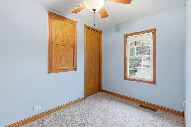 327 SPENCER Avenue, Council Bluffs, IA 51503