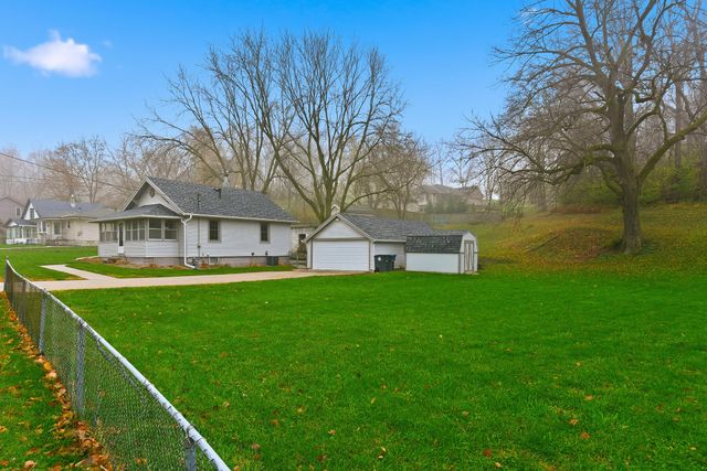 327 SPENCER Avenue, Council Bluffs, IA 51503