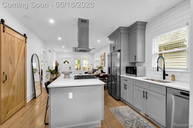 327 Leroy Street, Ferndale, MI 48220