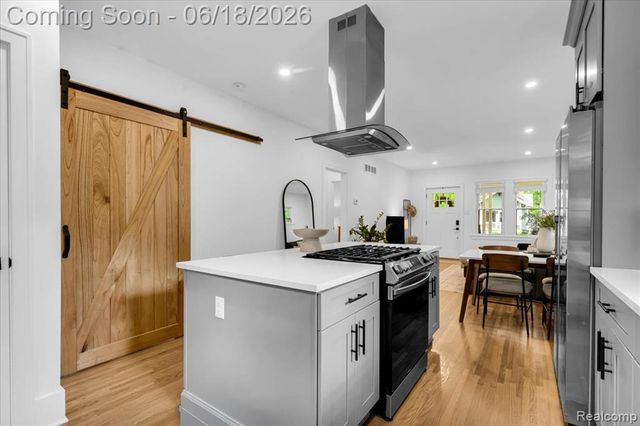 327 Leroy Street, Ferndale, MI 48220