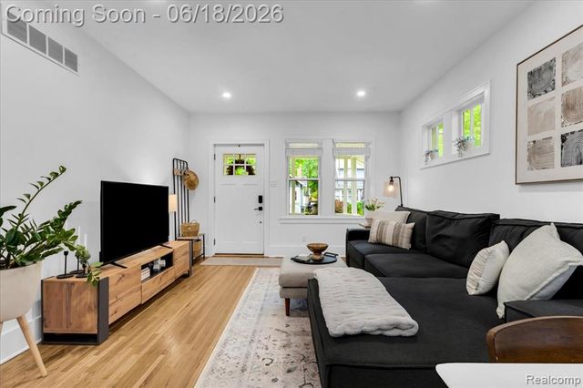 327 Leroy Street, Ferndale, MI 48220