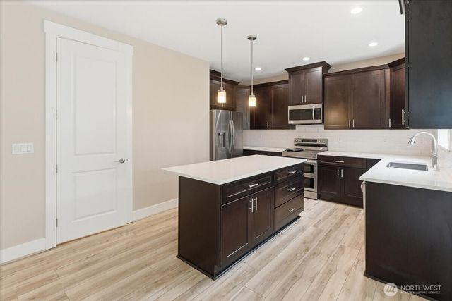 8316 Wildwood Avenue SW, Lakewood, WA 98498