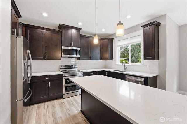 8316 Wildwood Avenue SW, Lakewood, WA 98498