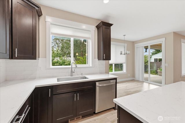8316 Wildwood Avenue SW, Lakewood, WA 98498