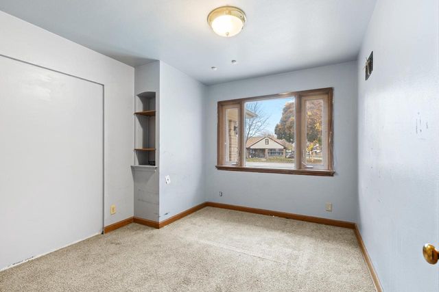 3405 W Lakefield DRIVE, Milwaukee, WI 53215