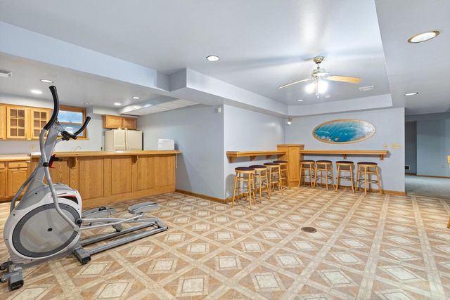 3405 W Lakefield DRIVE, Milwaukee, WI 53215