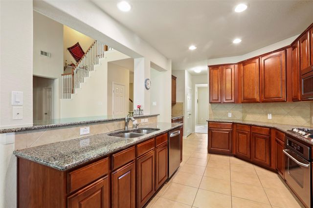 31 Ginger Springs Place, The Woodlands, TX 77385