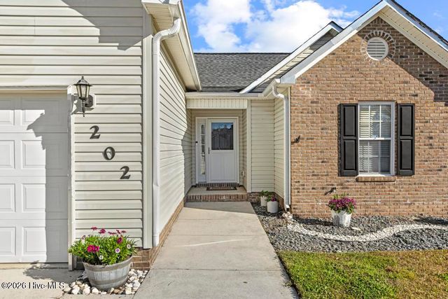 202 Brunswick Drive, Jacksonville, NC 28546
