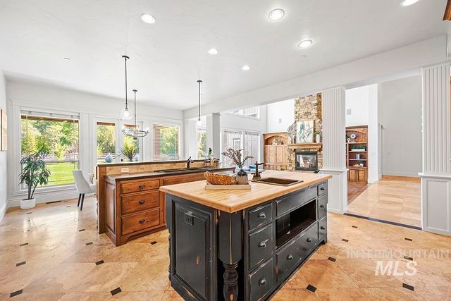 3598 N Timber Ridge Ln, Eagle, ID 83616