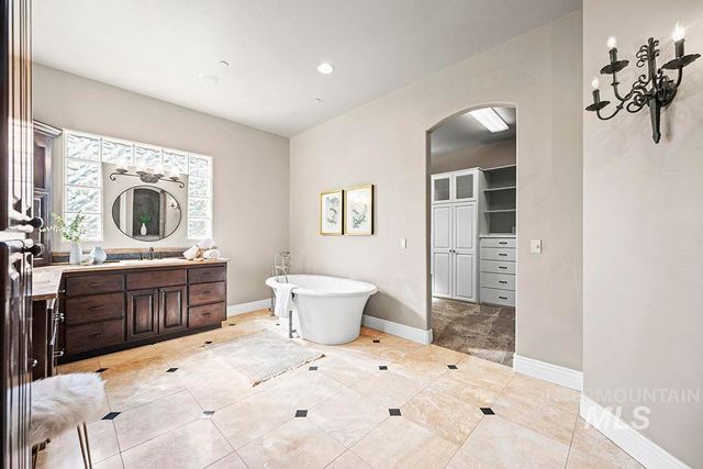 3598 N Timber Ridge Ln, Eagle, ID 83616