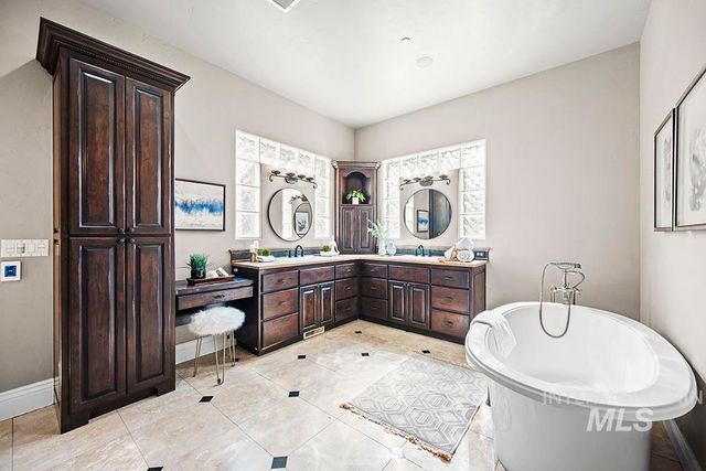 3598 N Timber Ridge Ln, Eagle, ID 83616