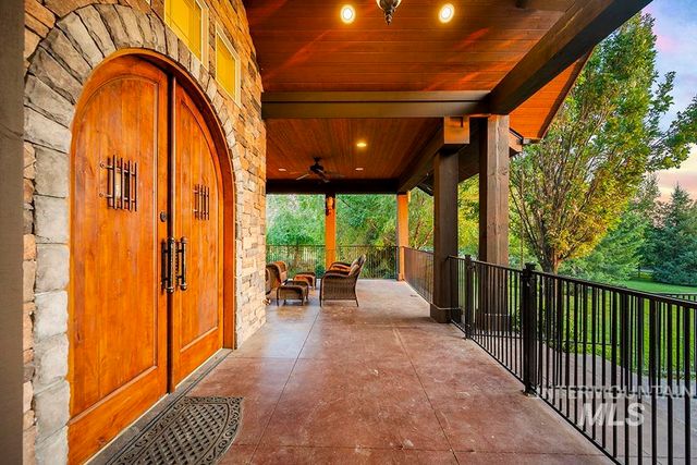 3598 N Timber Ridge Ln, Eagle, ID 83616