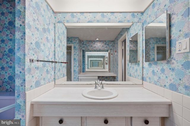 371 MORELAND RD, Huntingdon Valley, PA 19006