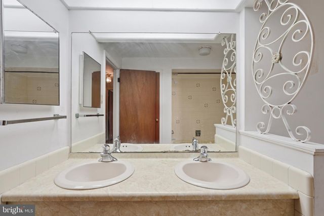 371 MORELAND RD, Huntingdon Valley, PA 19006