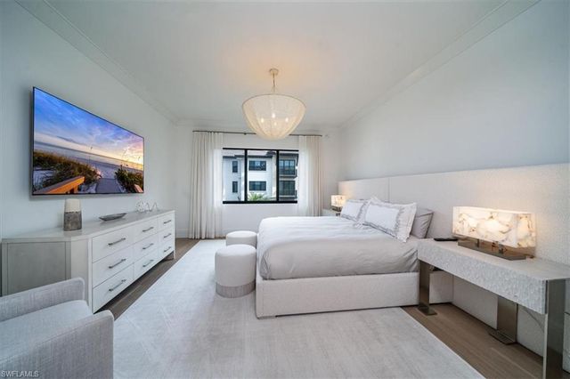 1130 3rd AVE S # 404, Naples, FL 34102