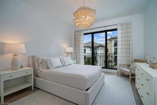 1130 3rd AVE S # 404, Naples, FL 34102