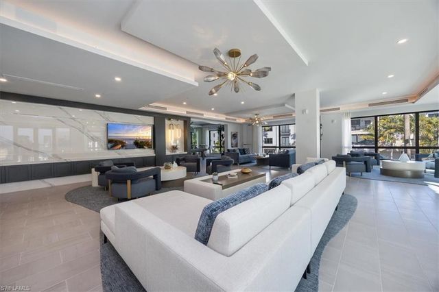 1130 3rd AVE S # 404, Naples, FL 34102