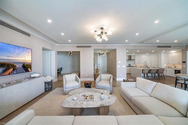 1130 3rd AVE S # 404, Naples, FL 34102