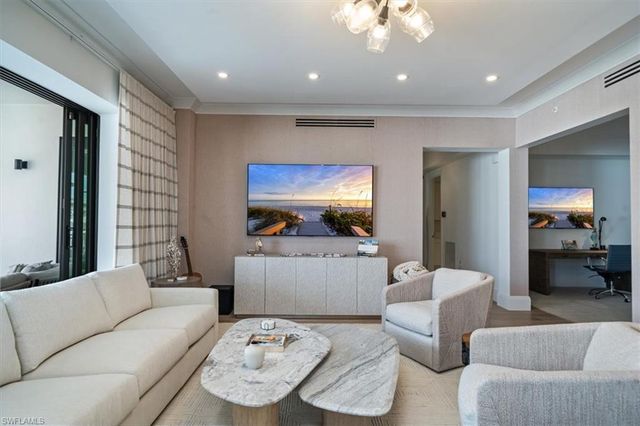 1130 3rd AVE S # 404, Naples, FL 34102