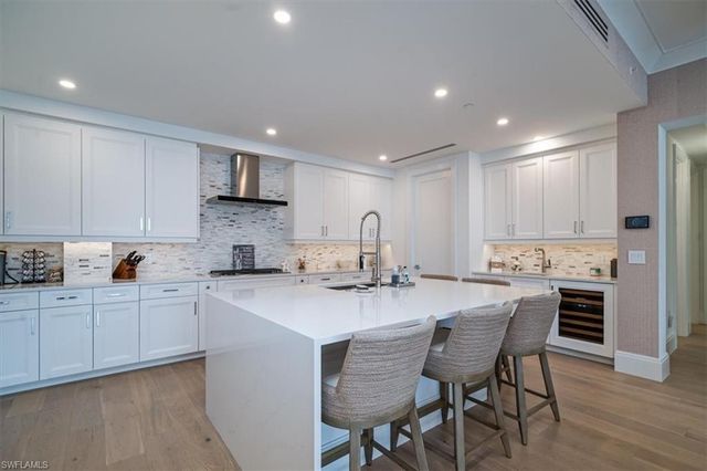 1130 3rd AVE S # 404, Naples, FL 34102