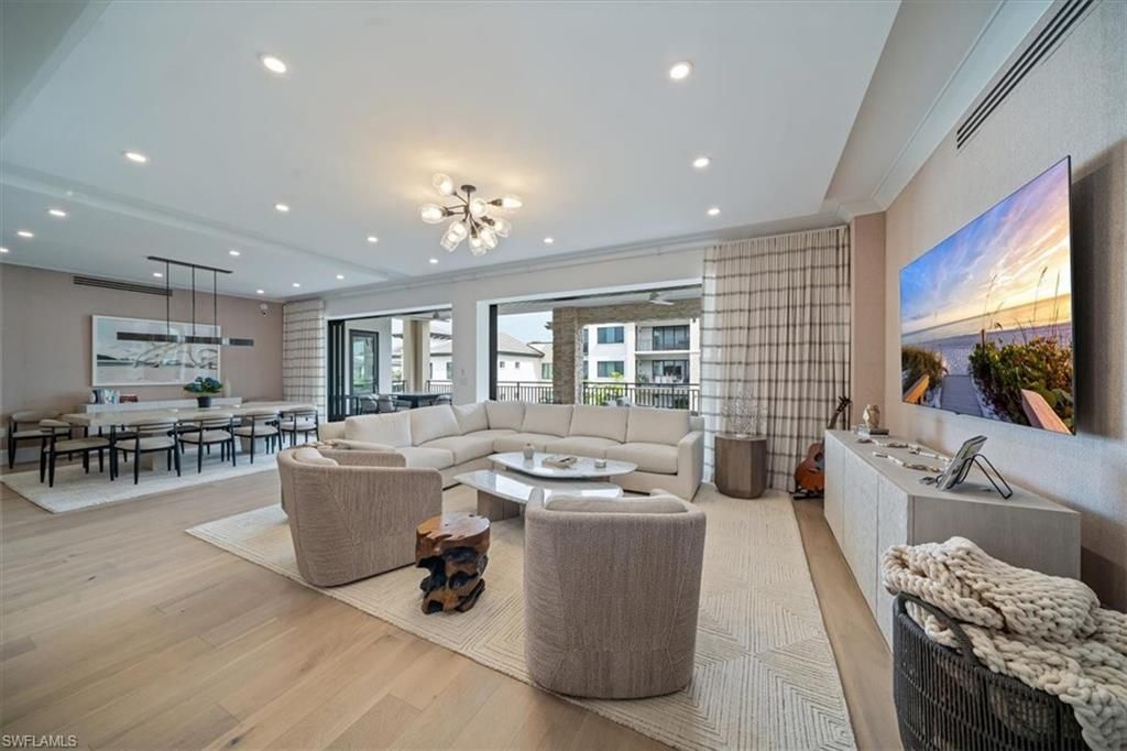 1130 3rd AVE S # 404, Naples, FL 34102