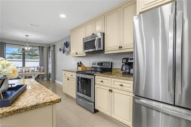 828 51st TER, Cape Coral, FL 33914