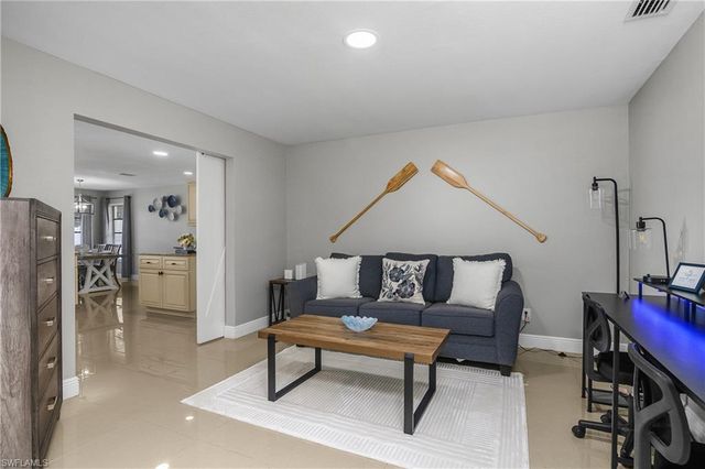828 51st TER, Cape Coral, FL 33914