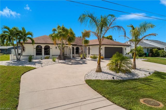 828 51st TER, Cape Coral, FL 33914