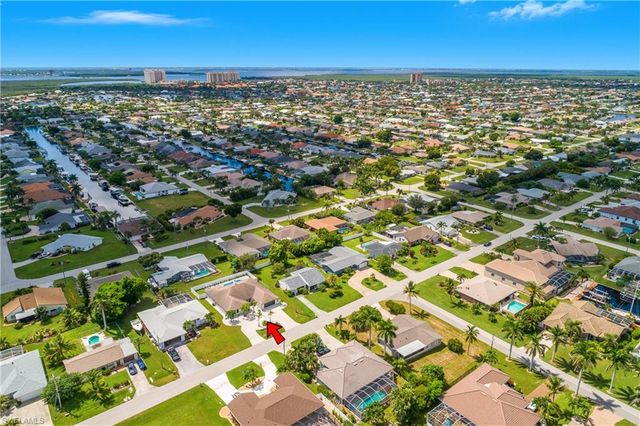 828 51st TER, Cape Coral, FL 33914