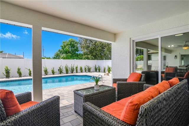 828 51st TER, Cape Coral, FL 33914
