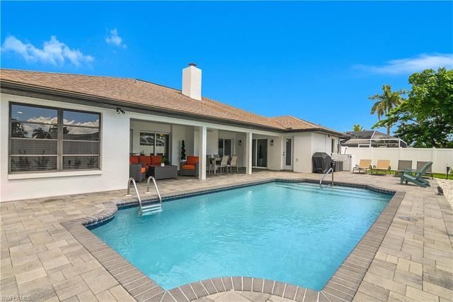 828 51st TER, Cape Coral, FL 33914
