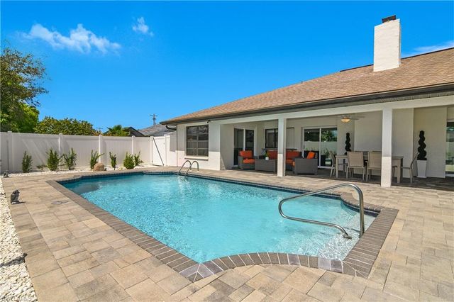 828 51st TER, Cape Coral, FL 33914