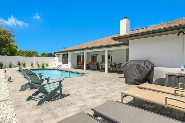 828 51st TER, Cape Coral, FL 33914