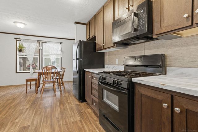 1829 Ponderosa Avenue, Columbus, MI 48063