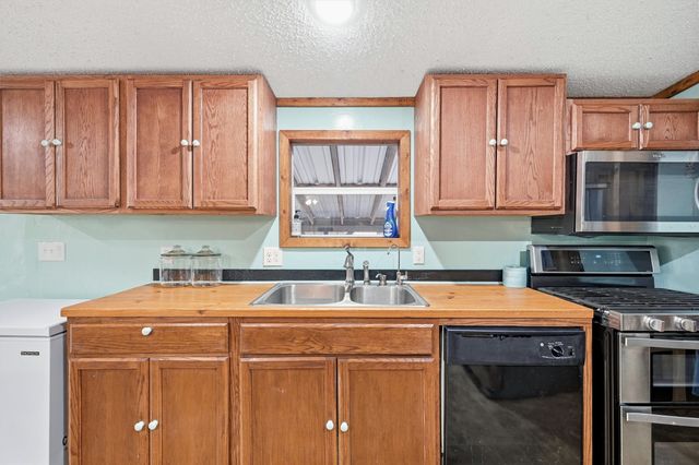 2421 Edwards Road, Van Alstyne, TX 75495