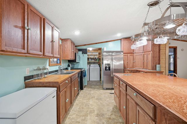 2421 Edwards Road, Van Alstyne, TX 75495