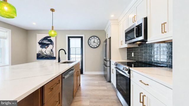 609 PENNSYLVANIA AVE, Somers Point, NJ 08244