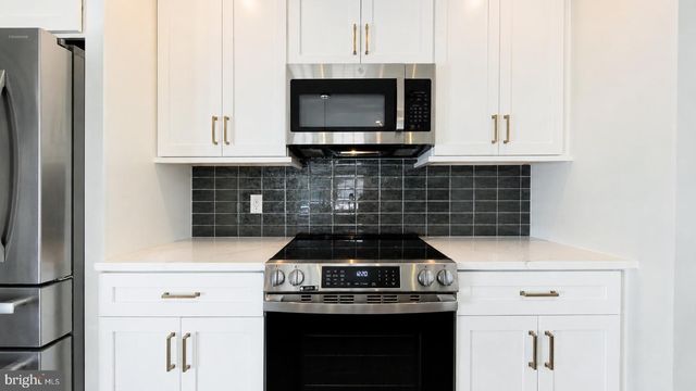609 PENNSYLVANIA AVE, Somers Point, NJ 08244