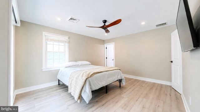 609 PENNSYLVANIA AVE, Somers Point, NJ 08244
