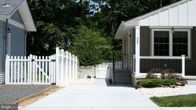 609 PENNSYLVANIA AVE, Somers Point, NJ 08244